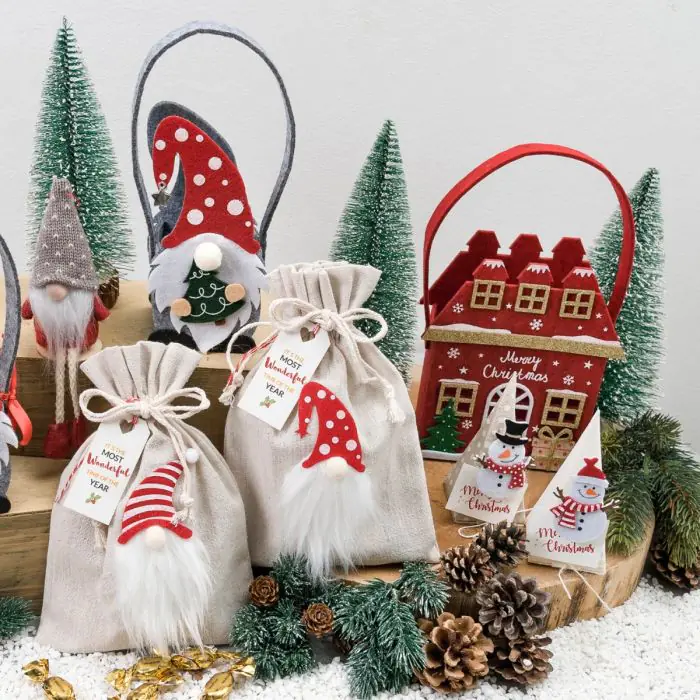 Lot De Sacs Cadeaux Avec Motifs De Noël - 4 Pcs