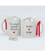 Ceramic mug Gracias por compartir with 6 chocolates decorated in a gift box