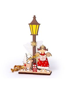 Figura Angelita y farola con 5 minifruits, altura 22,6cm