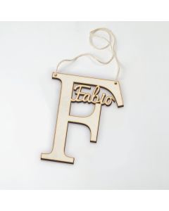 Colgante de madera letra F con nombre 12 cm altura aprox,