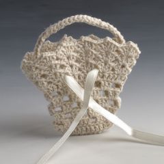 Beige crochet basket w/ribbon 9cm min.12