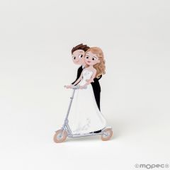 Wooden figure with adhesive bride and groom in scooter 7,5cm