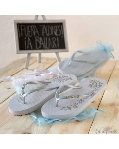 White/silver sandal flip-flop size M with bag (24,5cm)