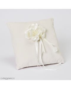 Cojín para alianzas de terciopelo color marfil con broche de flor marfil 20x20cm.