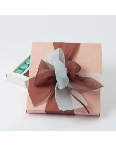 Box of 30 blue-grey/brown ribbon chocolates *