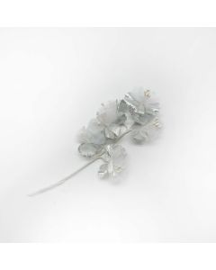 Bunch silvered flowers min48 WEB PROMO