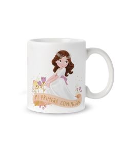 Taza cerámica Primera Comunión niña sujetándose la falda disponible en varios idiomas