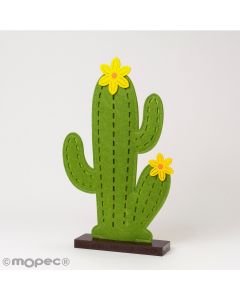 Cactus in feltro con base in legno 20x33cm.