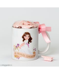 Taza Comunión niña sujetando falda 7 caramelos en caja regalo disponibles en varios idiomas