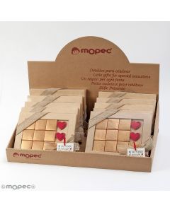 Expositor 10 estuches con napolitanas de corazones y tarjeta disponible en idiomas
