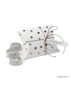 Golden polka dots box with 3 chocolates 9,3x6,5x2,5cm. Available in gold or silver