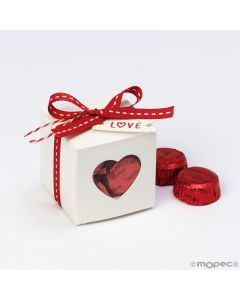 Boîte blanche avec coeur et 4 chocolats
