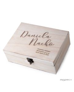 Cofre madera personalizado. Recuerdos de boda disponible en otros idiomas