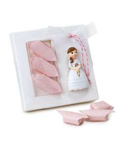 Magnet fille avec chapelet Communion avec 3 bonbons