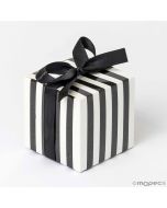 Scatola bianca con strisce nere 5,5x5,5x5,5cm. con nastro