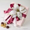 Box of 30 bonbons flower ivory and gold, card included